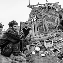 Lost · Comment Band