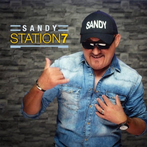 Mo Khoshom · Sandy