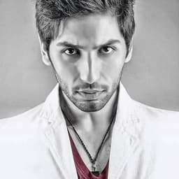 Piade Ro · Yaser Binam