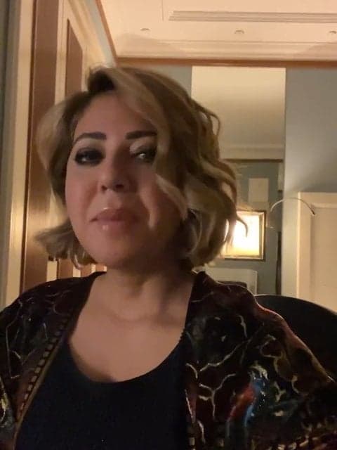 Man Aamadeh-am · Googoosh