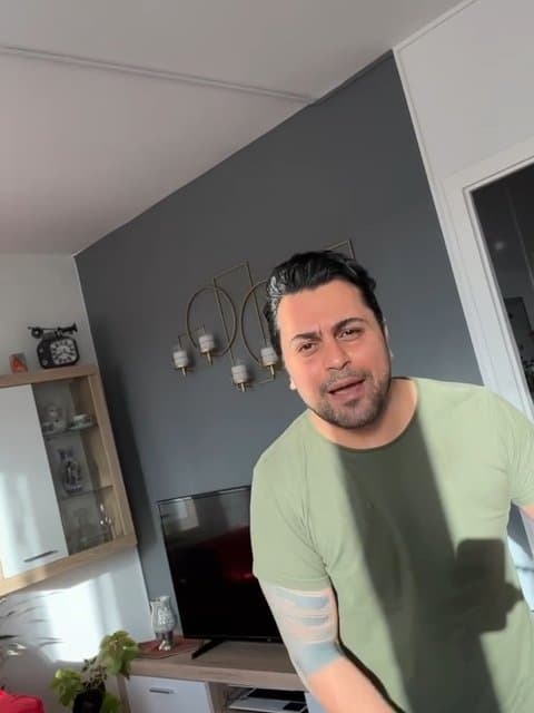 Tabestoon Kootahe · Zedbazi