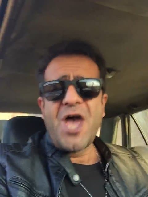 Yareh Sabzeh · Andy