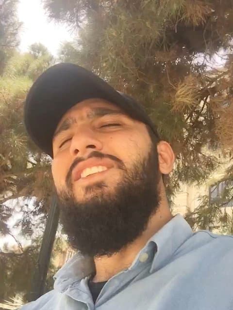 Zibaye Mani · Hojat Ashrafzadeh