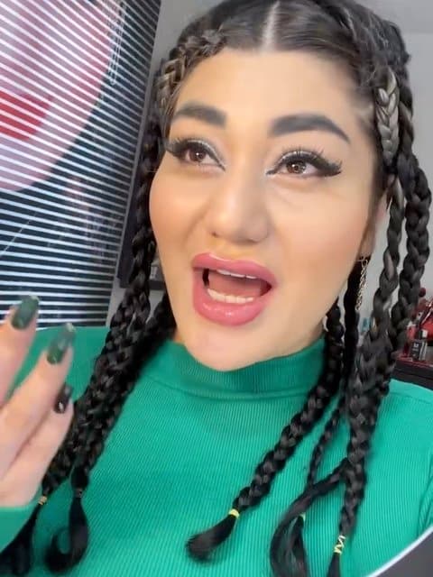 Bemooni Baham · Satin