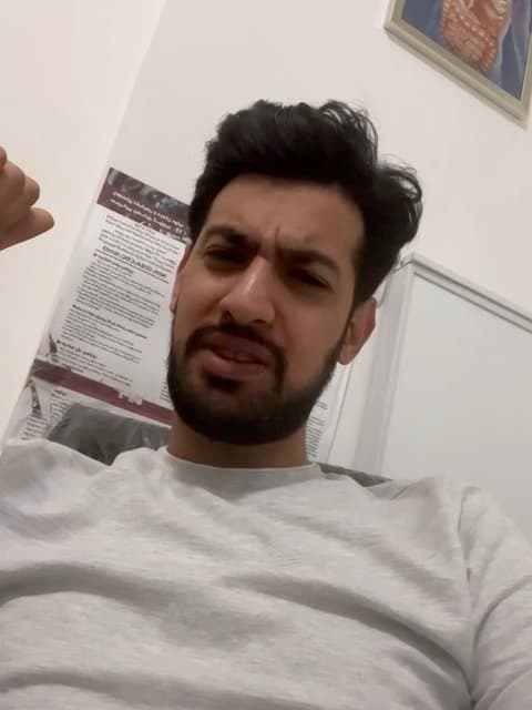 Man Edameh Midam · Yas