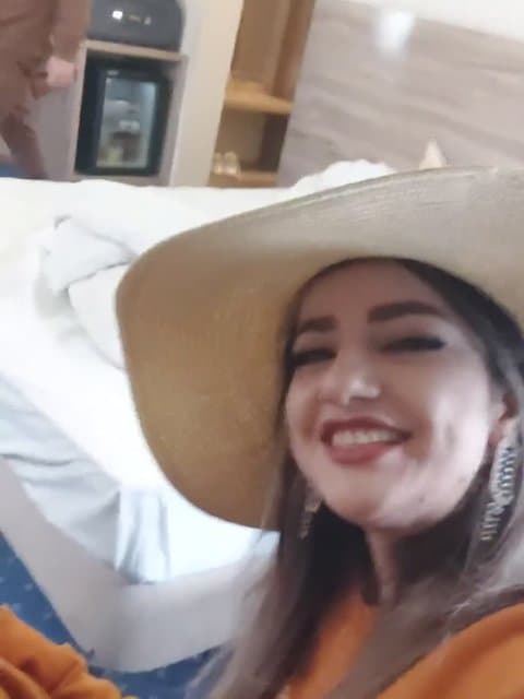 Ghararemoon Yadet Nareh · Mansour