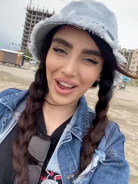 Kamesh Kon (Ft Gamno) · Satin