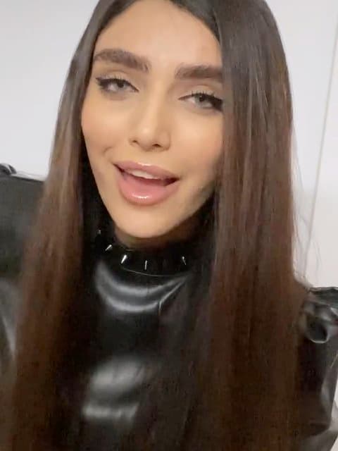 Bemooni Baham · Satin