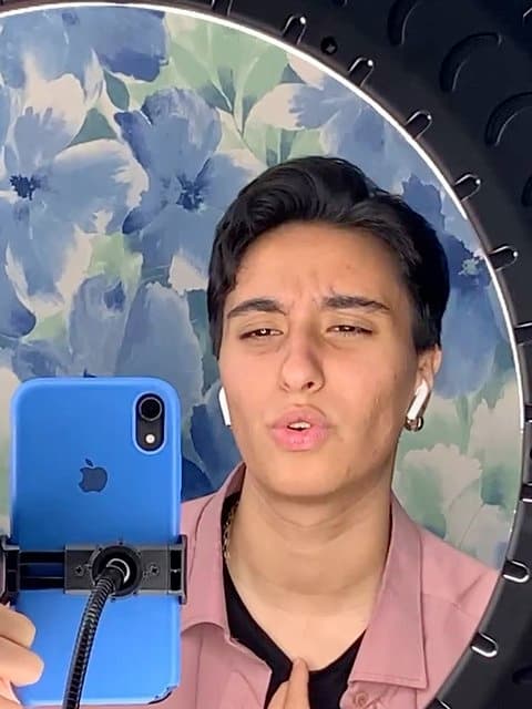 Man Mardam · Danial Moghaddam