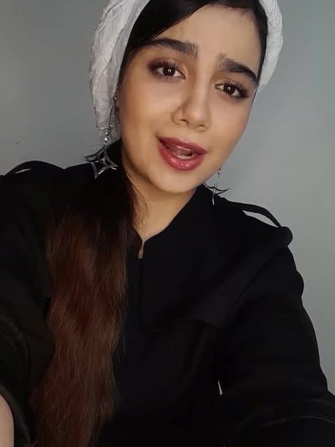 Bemooni Baham · Satin