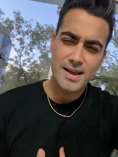 Hezaro Yek Shab · Shadmehr Aghili