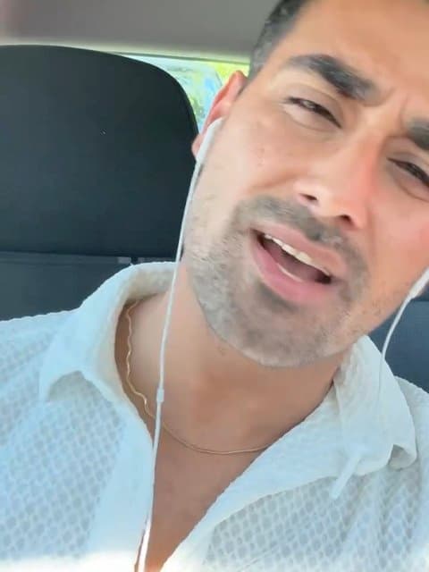 Ghararemoon Yadet Nareh · Mansour