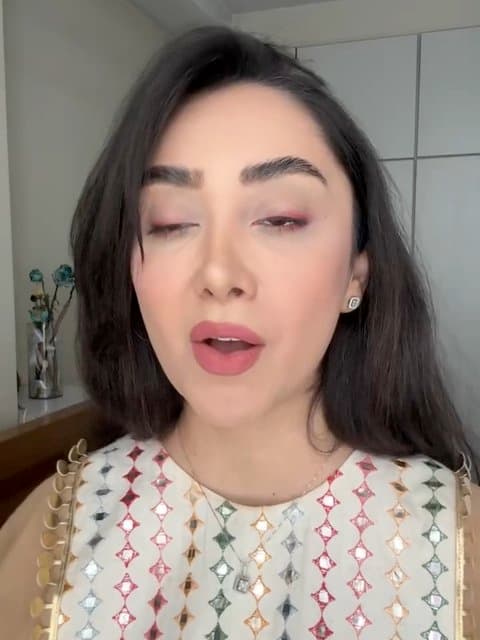 Bia Benevesem · Mahasti