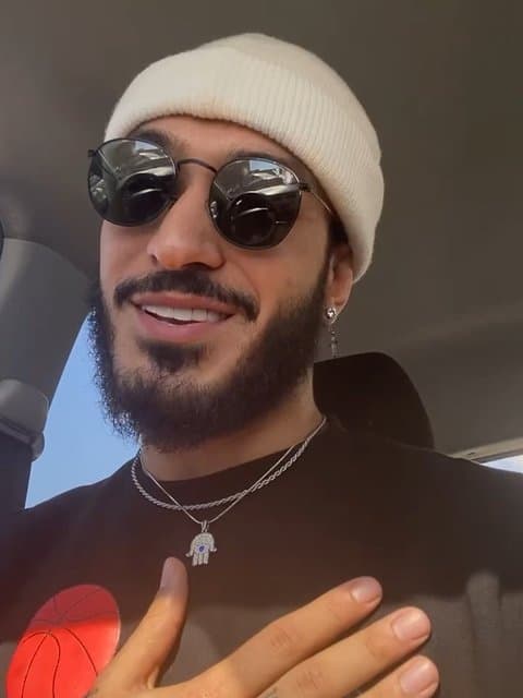 Beynemoon (Ft Ezza & Ealia) · Poobon