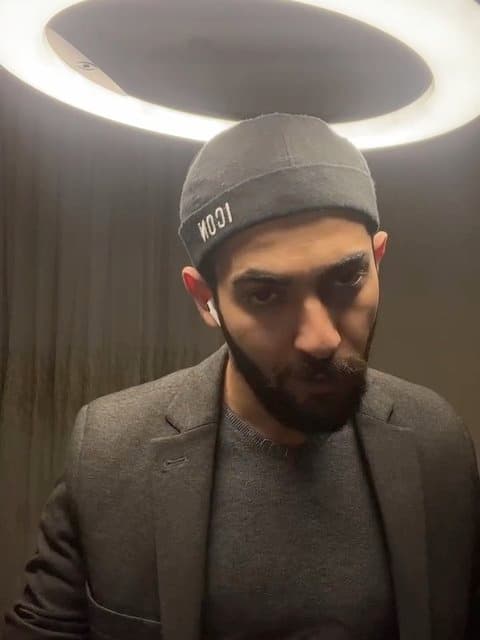 Pedar Khandeh · Moein Z