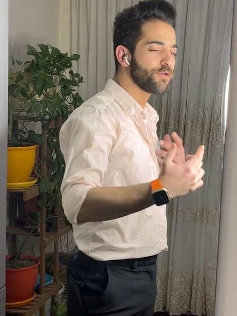 Maghrooro Ashegh · Puzzle