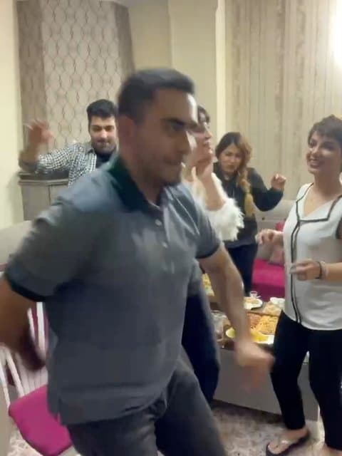 Maman Mano Bebakhsh · Sasy