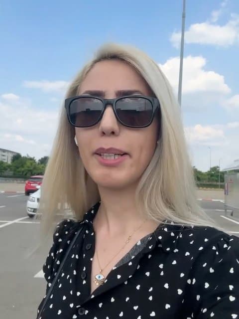 Ghasre Royayi · Donya