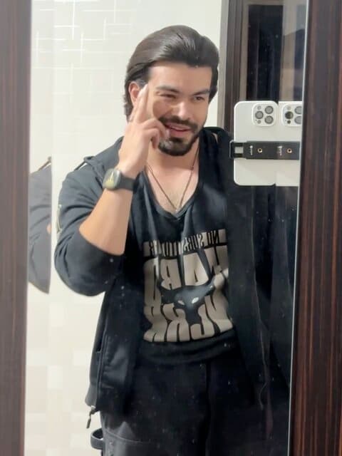 Khabari Nis (Ft Sijal) · Mehrad Hidden