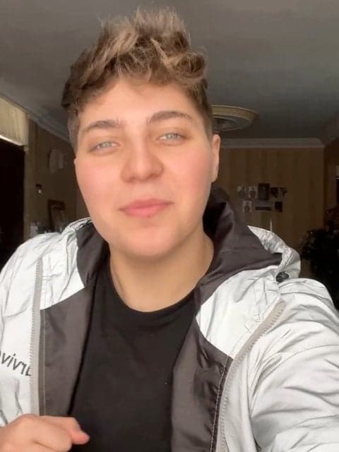 Chesh To Chesh · Garsha Rezaei