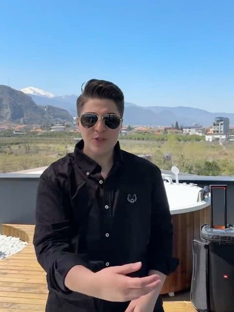 Hulu (Ft Arash) · Sasy