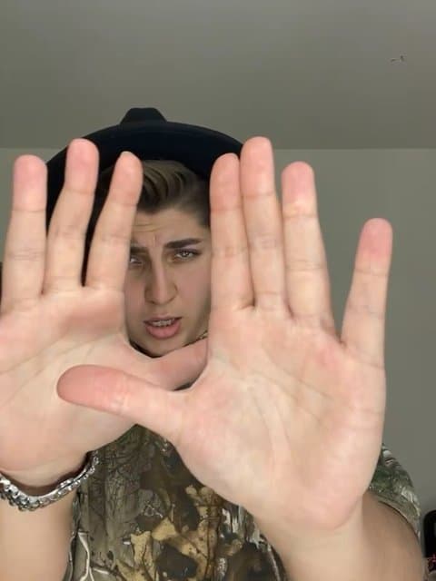 Khodeto Beresoon · Naser Zeynali