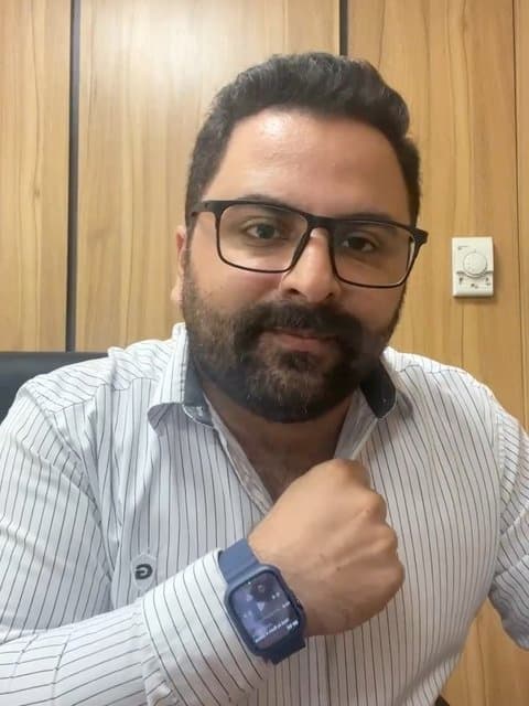 Donbale Khodam Migardam · Moein Z