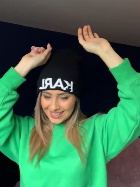 Nabashe Roo Dastet · Satin