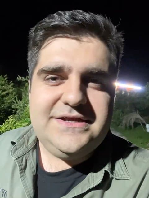 Hast Ya Nist · Reza Sadeghi