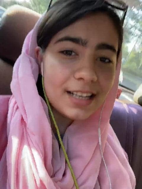 Ghermez (Ft RudeBeny) · Poobon