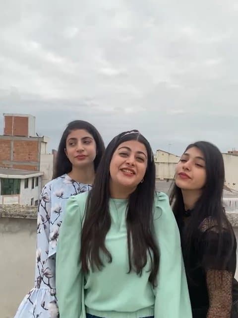 Nimeye Gomshodeye Man · Googoosh