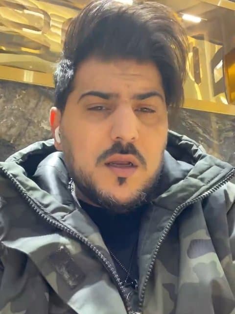 Esmet Ke Miad · Roozbeh Bemani