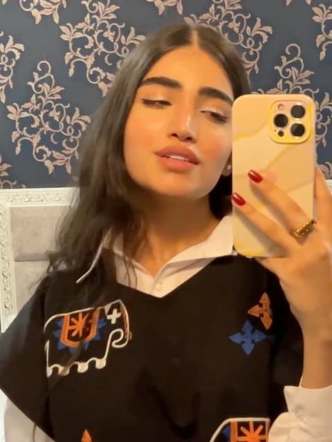 Asheghe Toam · Hojat Ashrafzadeh