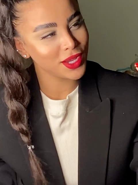 Sanieh Var · Aron Afshar