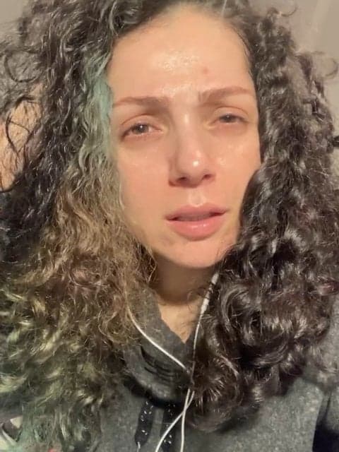 Inja Jaye Moondan Nist · Sirvan Khosravi