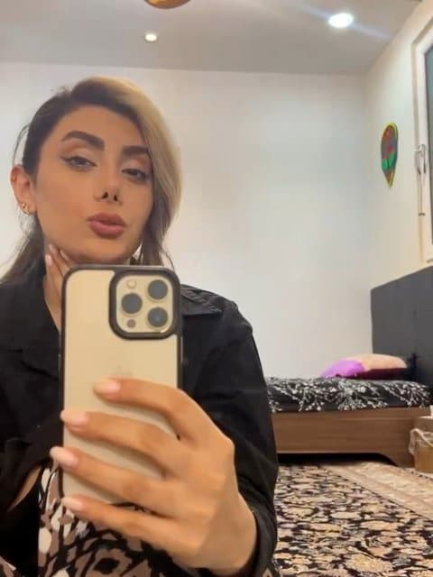 Noghteye Payan · Googoosh