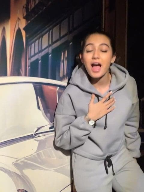 Toro Doost Daram · Satin