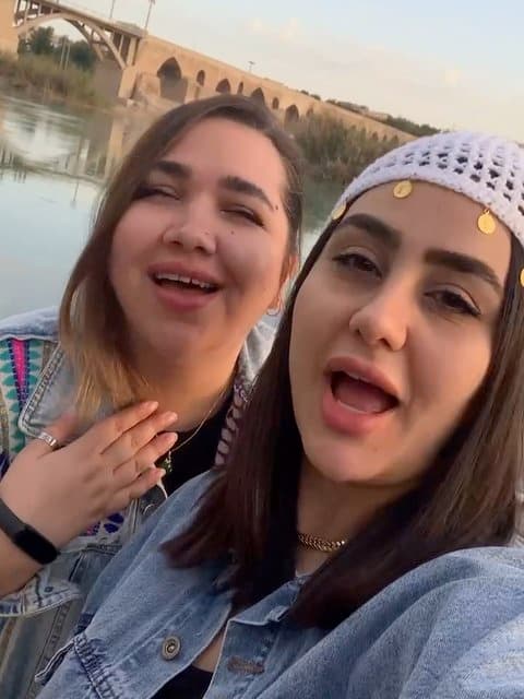 Komak Komak (Ft Sohrab MJ) · Shayan Eshraghi