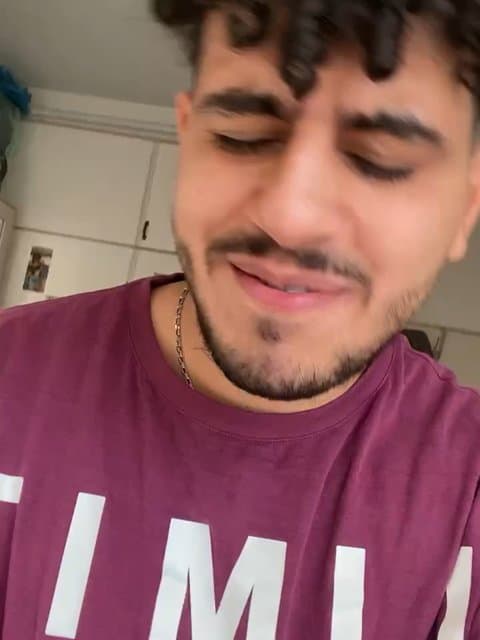 Cheshe Ghalbi (Ft Feezer) · Comma