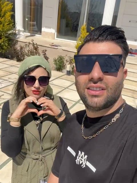 Hulu (Ft Arash) · Sasy