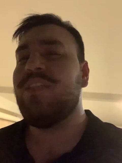 Ghesseyeh Eshgh · Andy