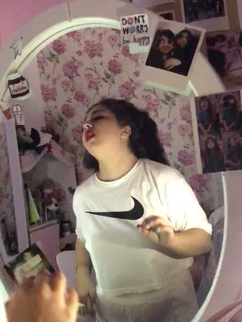 Shayad Ye Rooz · Donya