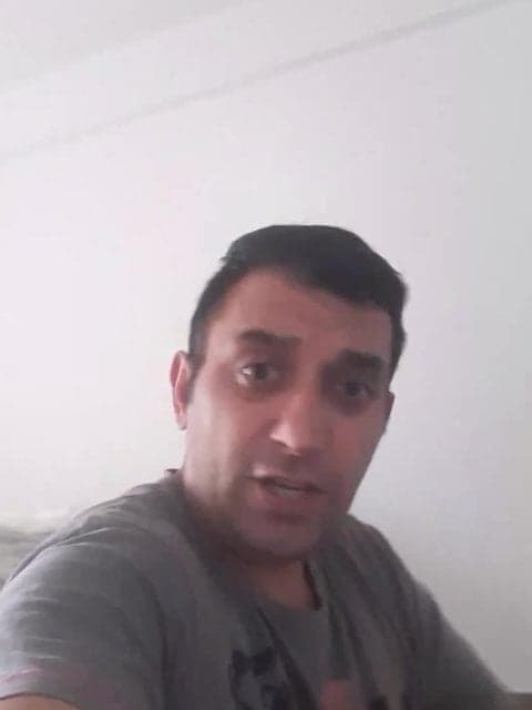 Ghesseyeh Eshgh · Andy