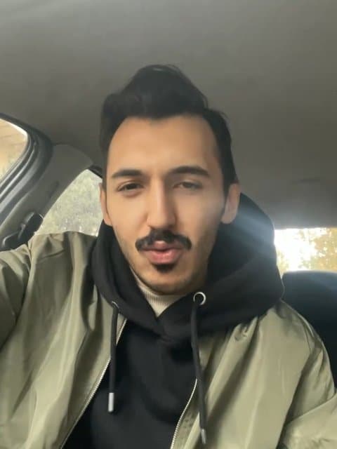 Cheshe Ghalbi (Ft Feezer) · Comma