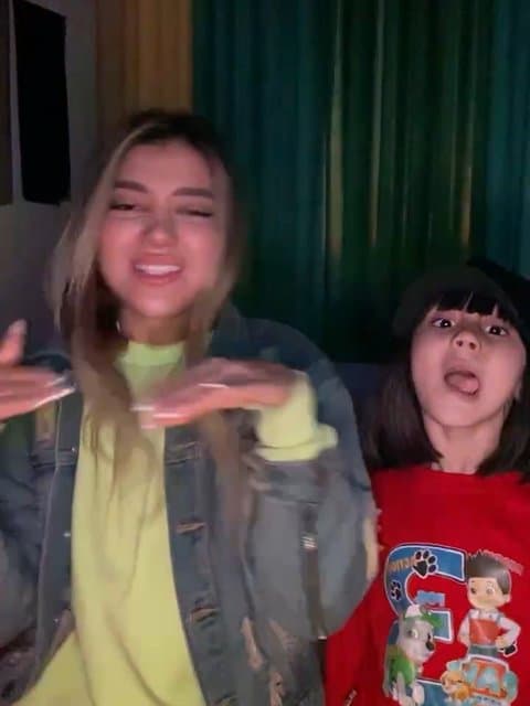 Business (Ft Sepehr Khalse, Saman Wilson, Sohrab MJ, & Alireza JJ) · Behzad Leito & Sijal