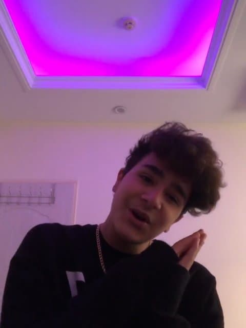 Ghasre Royayi · Donya