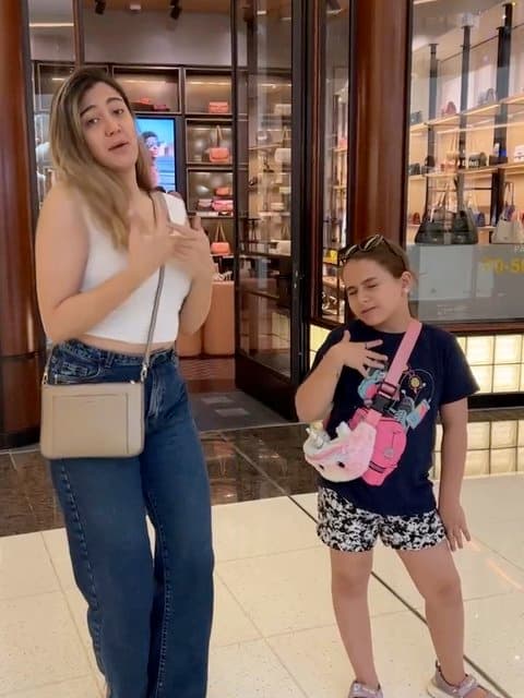 Abie Asemoon · Donya