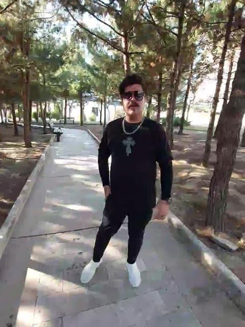 Faghat Boro · Behnam Bani