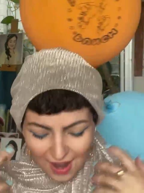 Nade Azaram · Satin