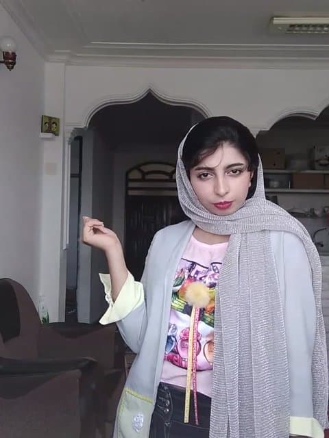 Maghrooro Ashegh · Puzzle